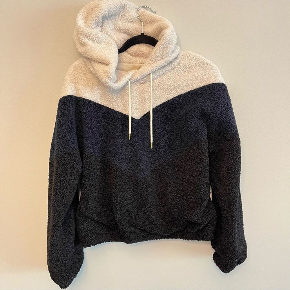 Sundays We are Sundays Off-White Navy Black Colorblock Sherpa Hoodie Lined Sz M